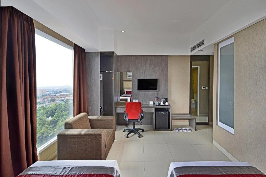 Travello Hotel Bandung Exterior photo