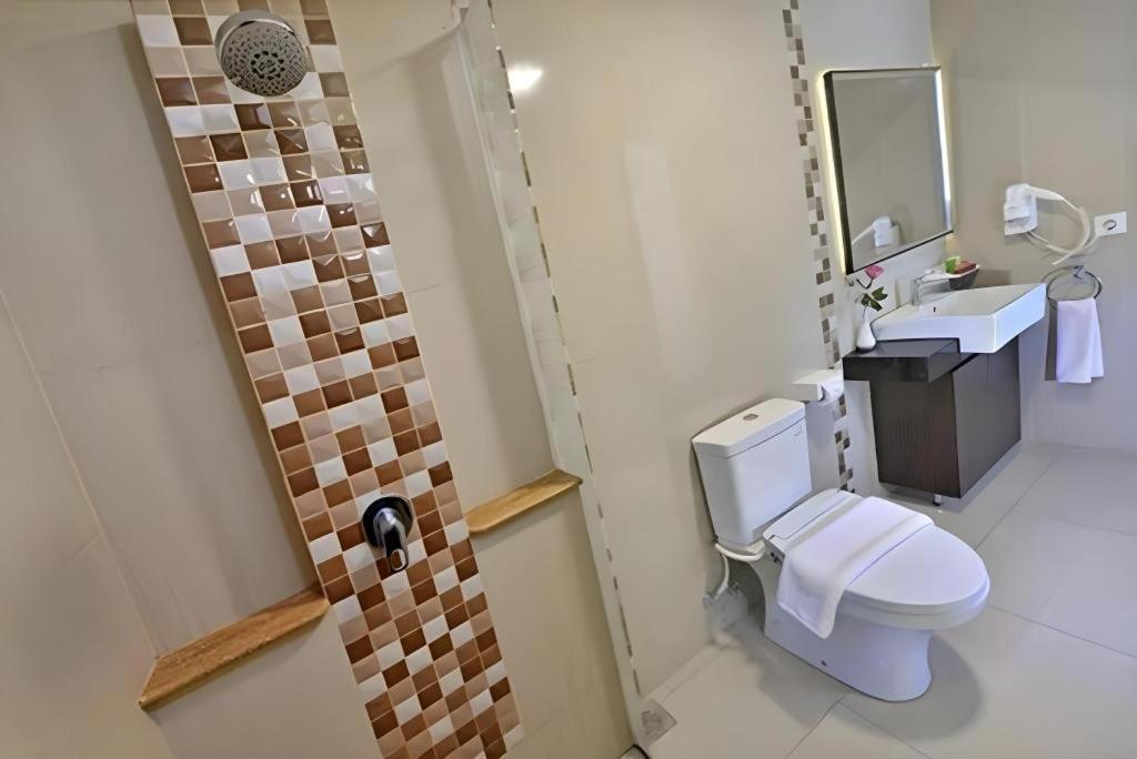 Travello Hotel Bandung Exterior photo