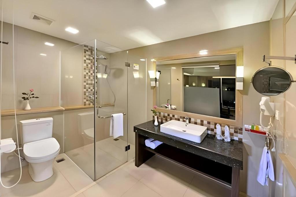 Travello Hotel Bandung Exterior photo