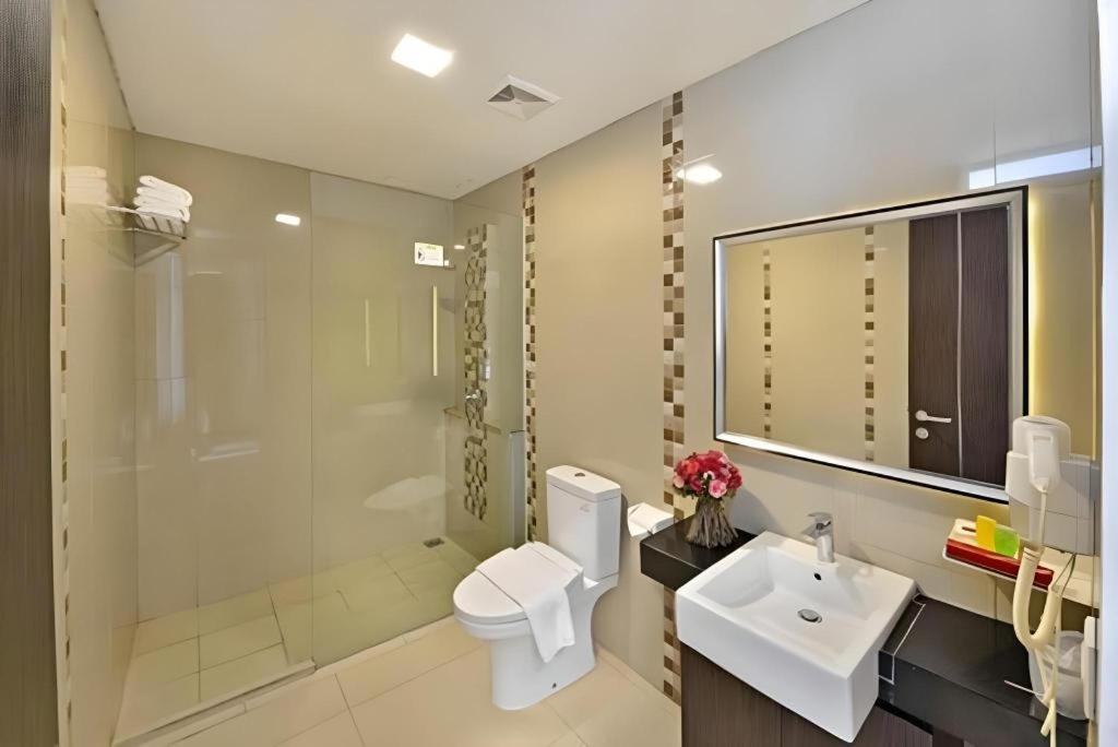 Travello Hotel Bandung Exterior photo